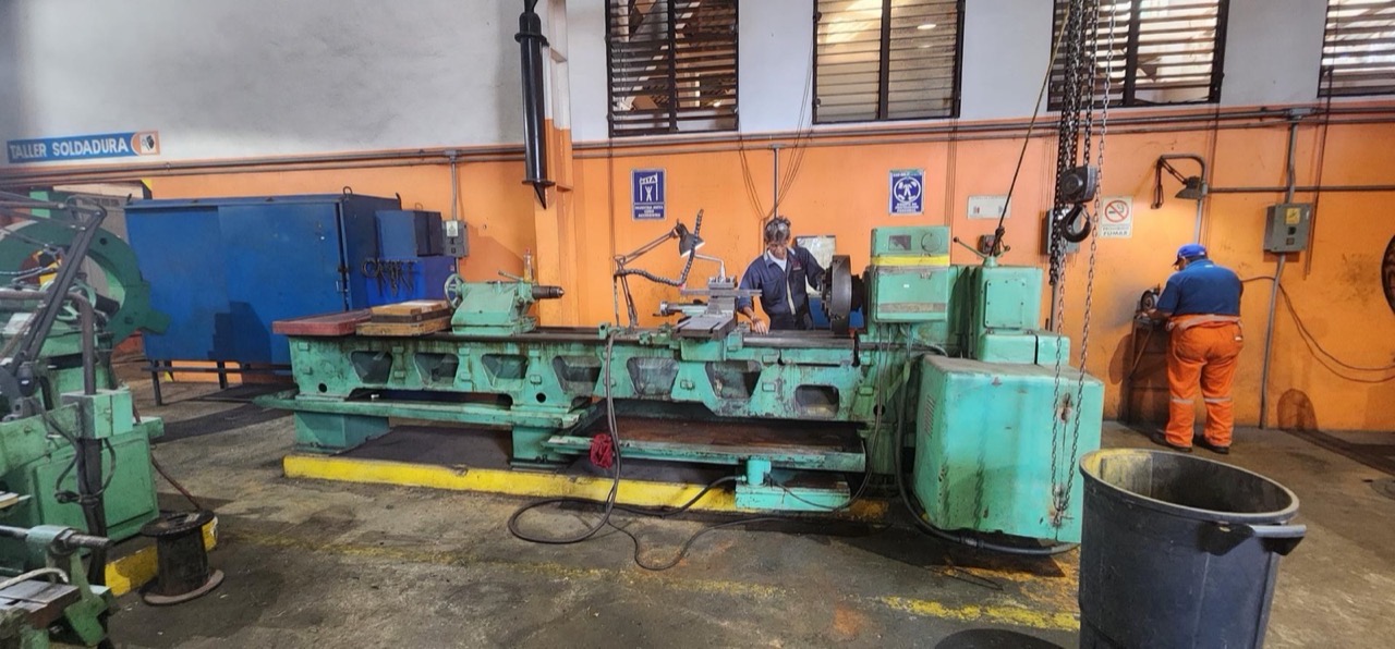 Torno paralelo de 1.2 m